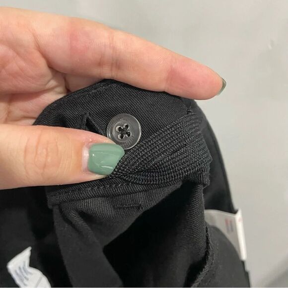 OLD NAVYNWT Taylor extra high waisted pleated shorts black M - Picture 6 of 6